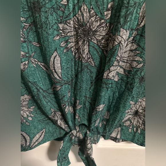 NWT Style & Co Green Floral  Tie-Front Lantern Sleeve Ribbed Top - Picture 4 of 7